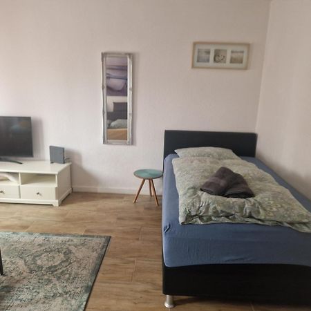 Privates, Gemuetliches Appartement Neuss Buitenkant foto