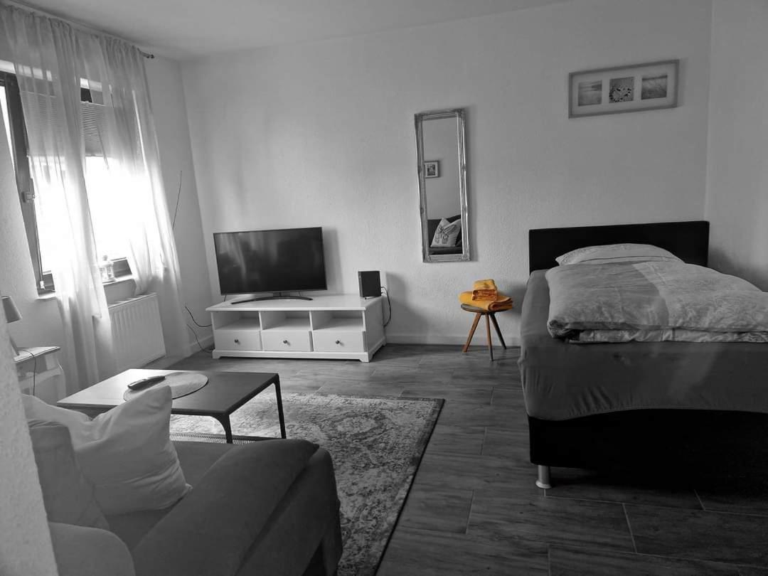 Privates, Gemuetliches Appartement Neuss Buitenkant foto